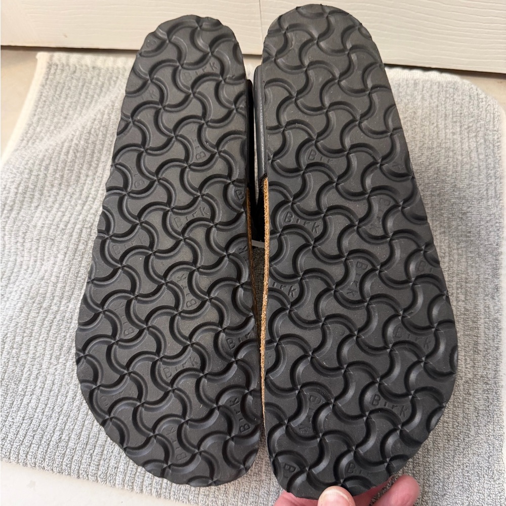 Birkenstock Black Gizeh Style Leather Thong Sandals - Picture 7 of 9
